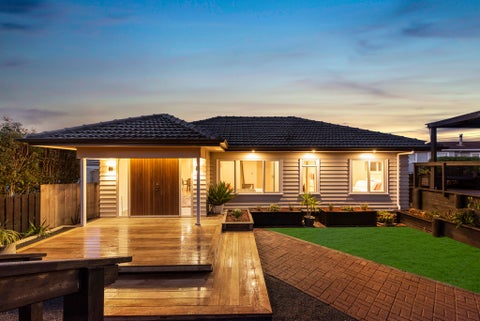 1/179 Waimumu Road, Massey, Auckland