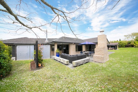 52 School Road, Riverhead, Riverhead