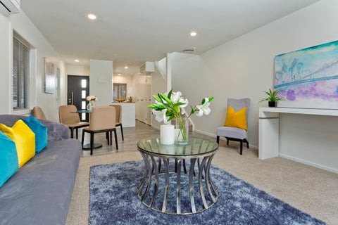 5/4 John Jennings Drive, Oteha, Auckland