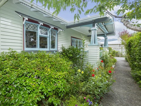 10 Sutherland Avenue, Silverstream, Upper Hutt