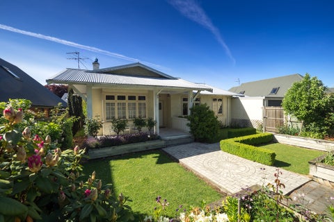 18 Oak Grove, Ashburton