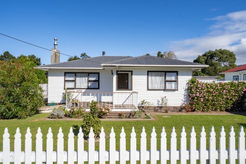 18 Brandon Street, Featherston