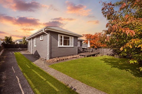 69 Pine Avenue, Melville, Hamilton