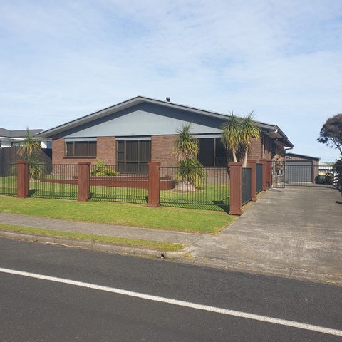 86 Racecourse Road, Waiuku, Waiuku