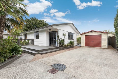 2/136 Buckland Road, Mangere East, Auckland