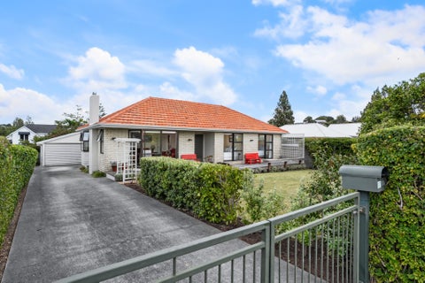 53 Beach Road, Mellons Bay, Auckland