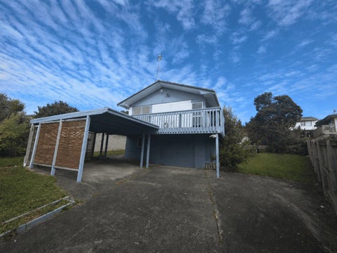 10 Longreach Drive, Sunnyvale, Auckland
