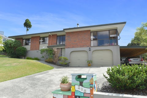 210 Fairway Drive, Kamo, Whangarei