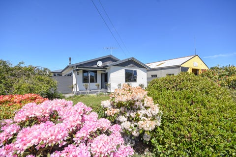 305 Union Street, Milton