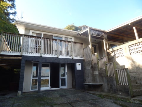 77 Thomas Street, Stokes Valley, Lower Hutt