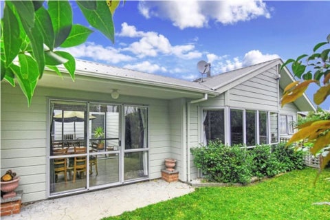 76 Pembroke Street, Carterton
