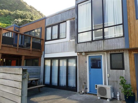 2/410 The Esplanade, Island Bay, Wellington