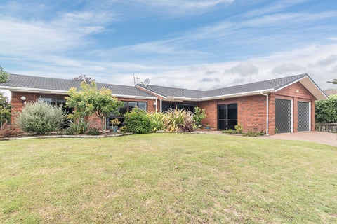 4 Chilton Drive, Paraparaumu