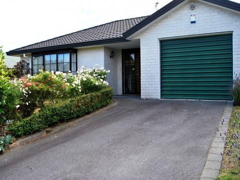 31 Guildford Drive, Paraparaumu