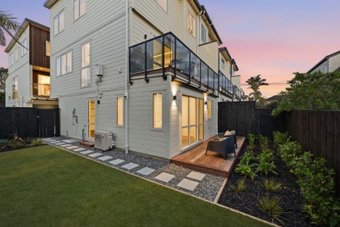5/3 Corrella Road, Belmont, Auckland