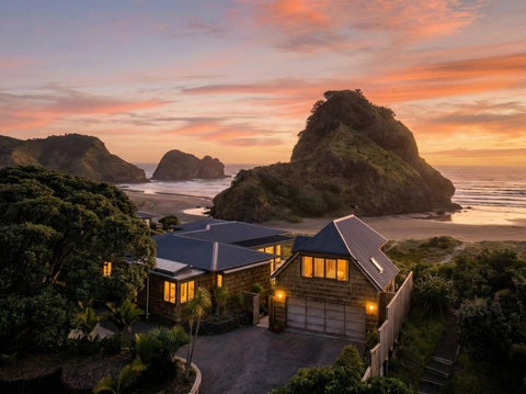 24 Garden Road, Piha, Piha