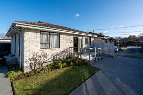 2/208 Grimseys Road, Redwood, Christchurch