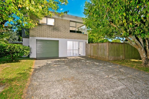 12 Uppingham Crescent, Hillcrest, Auckland