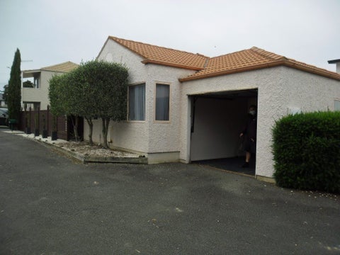 176 Charles Street, Westshore, Napier