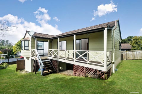 54 Holmes Drive South, Massey, Auckland