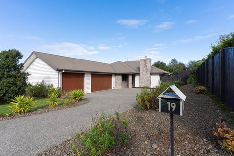 19 Galea Grove, Kelvin Grove, Palmerston North
