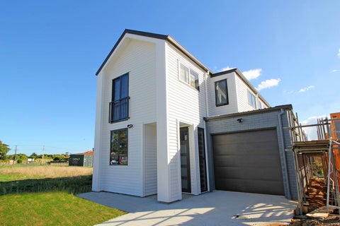 8 Tapuwae Way, Mangere Bridge, Auckland