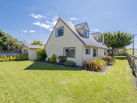 5 Koromiko Street, Otaki Beach, Otaki