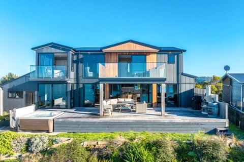 46 Kennedy Point Road, Surfdale, Waiheke Island