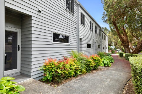 4/16 Ronald Street, Strandon, New Plymouth