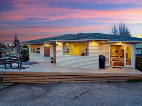 86 Rosewarne Crescent, Glendene, Auckland
