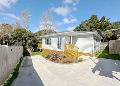16A Hartley Terrace, Massey, Auckland
