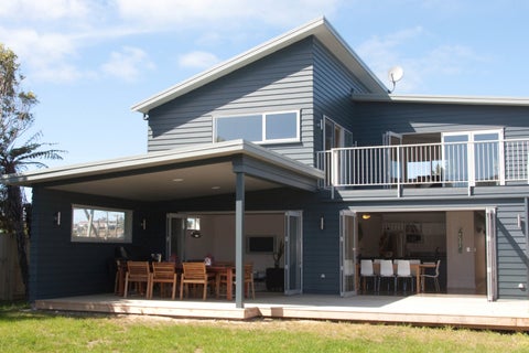 38 Wallis Street, Raglan