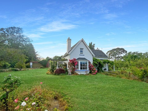 128 Main North Road, Woodend, Woodend