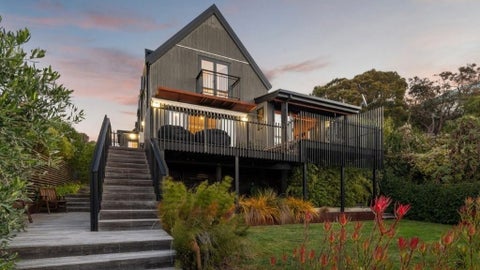 10 Tuawera Terrace, Clifton, Christchurch