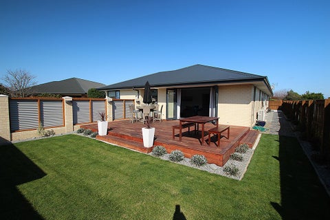 7 McLean Place, Woodend, Woodend
