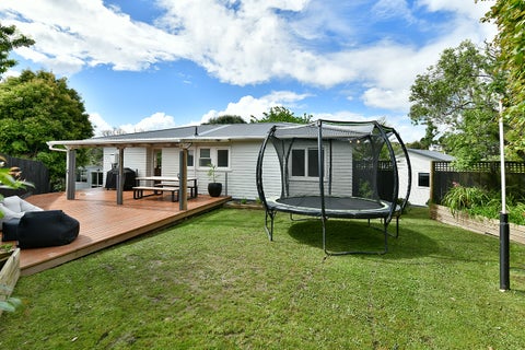 8 Bishopgate Street, Birkdale, Auckland