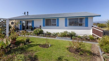 4 Simcox Street, Otaki Beach, Otaki