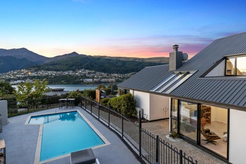 8 Elizabeth Place, Kelvin Heights, Queenstown