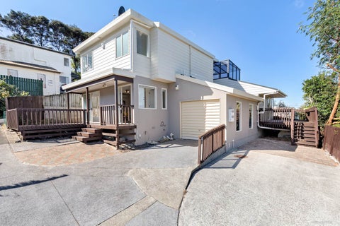 1/15 Fernlea Rise, Bayview, Auckland