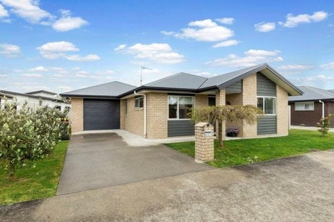 27 Landmark Court, Huntington, Hamilton