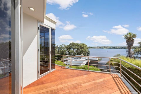 2/248 Hurstmere Road, Takapuna, Auckland