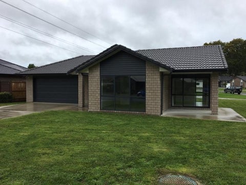 33 Crabb Fields Lane, Riverhead, Riverhead