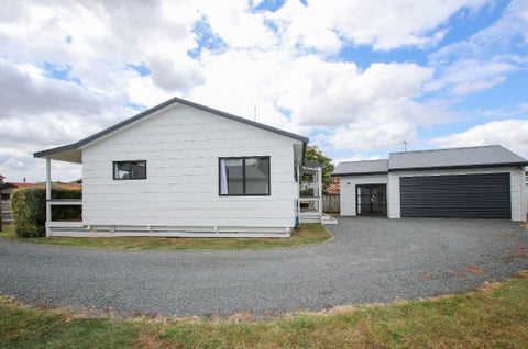 9 Hulme Place, Leamington, Cambridge