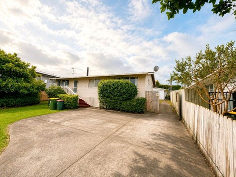 4 Micawber Place, Mellons Bay, Auckland