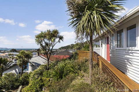 124 Queens Drive, Lyall Bay, Wellington