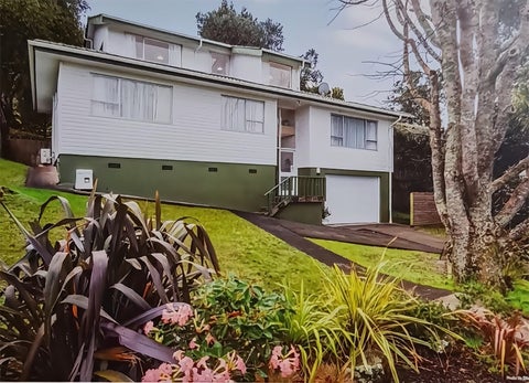 15 Easton Park Parade, Glenfield, Auckland