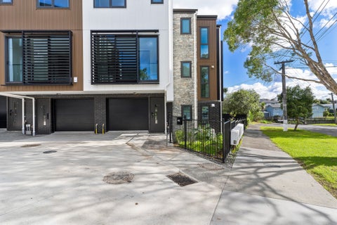 2/18 Beatrix Street, Avondale, Auckland