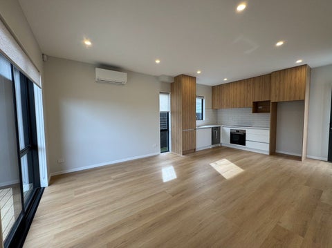 2/13 Thomas Road, Mangere, Auckland