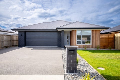 15 Witte Street, Woodend, Woodend