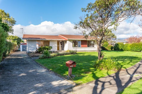 18 Nimmo Avenue West, Waikanae